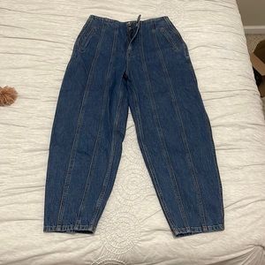 High waisted loose mom jean from zara! Only work a few times